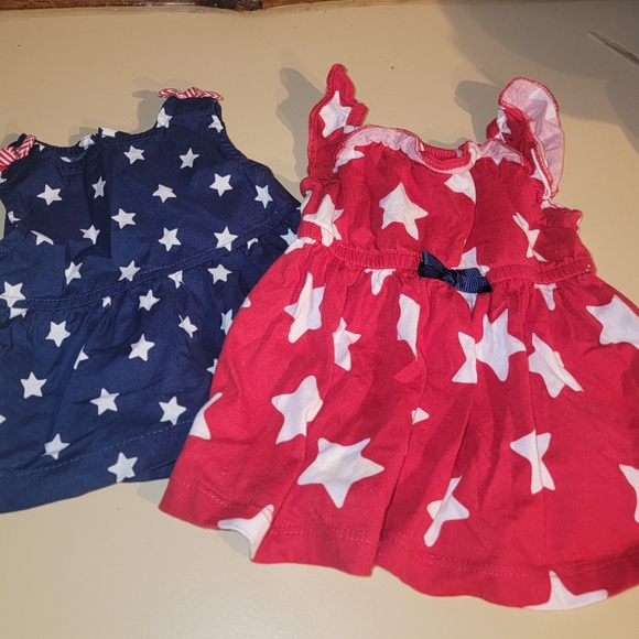 Carter's 3 bundle Newborn baby girl USA outfits! 2 dresses, 1 romper. - Picture 2 of 5